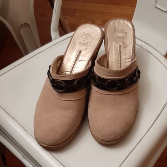 new directions Shoes - 💐3/15$ New Direction